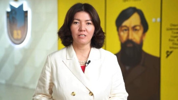 Фотография к новости: Оқу-ағарту министрі ұстаздарды кәсіби мерекелерімен құттықтады