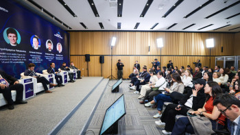 Фотография к новости: "AMANAT және AI: Bolashaqqa Qadam": партия Digital Bridge-де цифрлық бастамаларды ұсынды