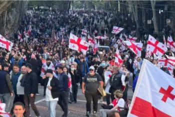 Фотография к новости: "Руставели даңғылын жауып тастады". Тбилисиде оппозицияның наразылығы қайта басталды