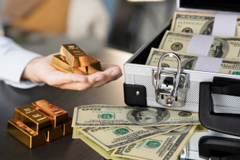 Фотография к новости: "Доллар әлде алтын": Қаржыны қалай сақтаған дұрыс?