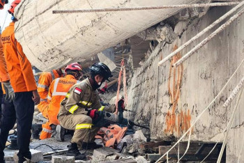 Индонезияда мектеп қирап, кемінде 50 адам қаза тапты