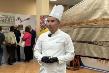 Фотография к новости: Маңғыстаулық педагог қазақтың ірімшігінен балмұздақ жасап ұсынды