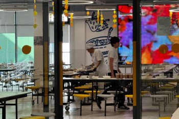 Фотография к новости: Мектептің “цифрлы” асханасы қалай жұмыс істейді? Фоторепортаж