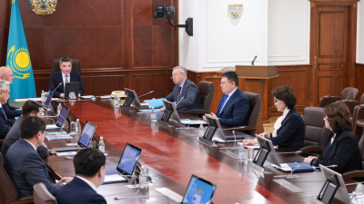 "Түсіну қиын": Бектенов медицинадағы стандарттарды қайта қарауды тапсырды