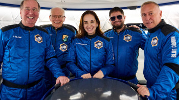 Фотография к новости: Қазақстандық әйел Blue Origin компаниясымен ғарыштық ұшуын сәтті орындады