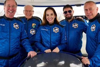 Фотография к новости: Қазақстандық әйел Blue Origin компаниясымен ғарыштық ұшуын сәтті орындады