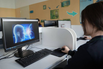 Фотография к новости: AI тақырыптары Келешек мектептерінің оқу бағдарламасына енгізілді