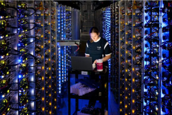 Фотография к новости: Қытайда әлемдегі алғашқы суасты деректер орталығы ашылды