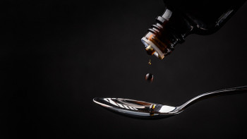 Фотография к новости: Жөтелге қарсы сироп ішкен 17 бала қайтыс болды