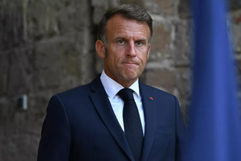 Фотография к новости: Франция парламенті Макронның отставкасына қарсы дауыс берді