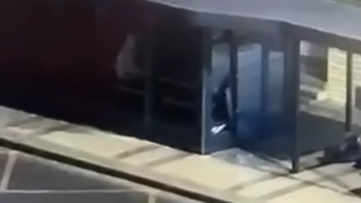 Астанада аялдаманы сындырған ер адам ұсталды