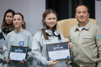 Қазақстандық үш қыз “ғарышқа” 10 күнге барып келді