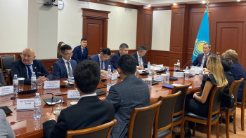 Фотография к новости: ҮЕҰ өкілдері спорт және туризм саласындағы өзекті мәселелерді талқылады