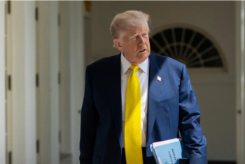 Фотография к новости: Трамп Газа келісіміне қол қою үшін Мысырға баратынын жариялады