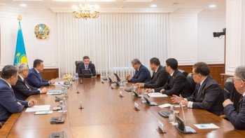 Фотография к новости: Олжас Бектенов Аралды ЖИ көмегімен құтқаруды ұсынды