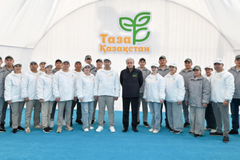 Фотография к новости: Тоқаев белсенді жастармен әңгімелесіп, алғыс айтты