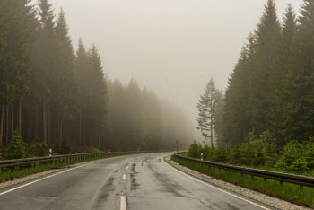 Фотография к новости: Ауа райы күрт бұзылды: Қарағанды облысында жол жабылды