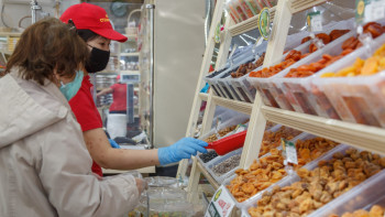 Фотография к новости: Сақтықта қорлық жоқ: дүкендегі өнімді таңдауда неге мән беру керек?