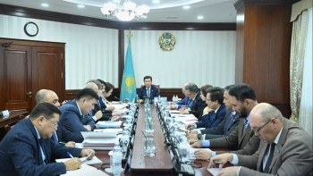 Фотография к новости: Мәжіліс «Құқық бұзушылық профилактикасы туралы» жаңа заңды бірінші оқылымда қарайды