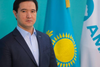 Фотография к новости: Президенттік жастар кадр резервінің мүшесіне Мәжіліс депутатының бос мандаты берілді