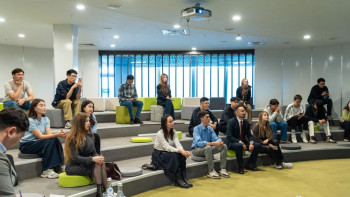 Фотография к новости: Smart City, ЖИ және киберқауіпсіздік: Астаналық студенттерге арналған интеллектуалды сессия өтті