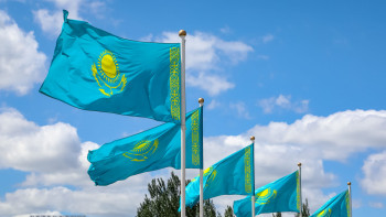 Фотография к новости: Қазақстандықтардың қазан айында жұмыс аптасы қысқа болады