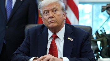 Фотография к новости: Трамп 17 қазанда Зеленскиймен кездесетінін растады