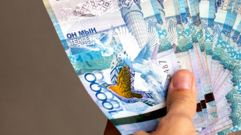 Фотография к новости: Жұмыс істеп жүріп жәрдемақы алған азамат ақшаны қайтаруға міндеттелді