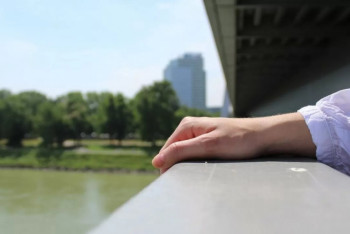 Фотография к новости: Елордада 18 жастағы студент көпірден секіріп кетті