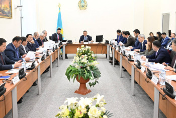 Фотография к новости: Мәжіліс депутаттары астық тасымалдау мәселелерін талқылады