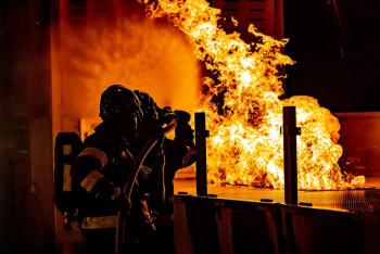 Фотография к новости: Астанада өрттен 60-қа жуық адам құтқарылды