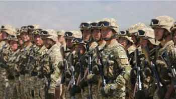 Фотография к новости: Қырғызстанда әскердегі әлімжеттікке қарсы жаза күшейтіледі