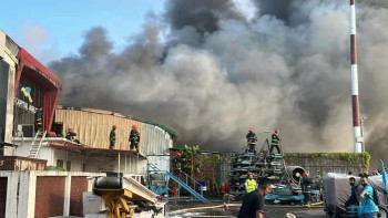 Фотография к новости: Бангладеш астанасында әуежайдан өрт шықты