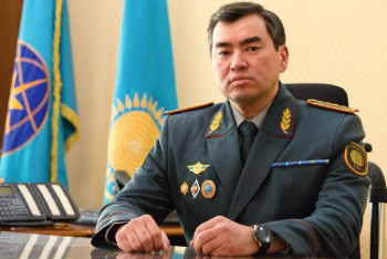 Фотография к новости: Министр Әрінов құтқарушыларды кәсіби мерекемен құттықтады