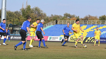 Фотография к новости: Футболдан Қазақстан ұлттық құрамасының ардагерлері Жетісуда жолдастық кездесу өткізді