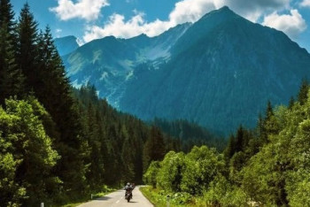 Фотография к новости: Шығыс Қазақстан туризмге жарты жылда рекордтық 13 млрд теңге құйды