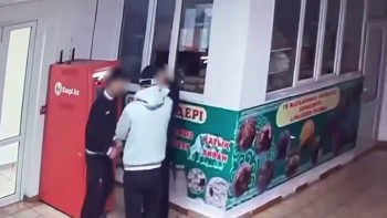 Фотография к новости: Интернетте қызбен танысып, кездесуге барған алматылық жігіт тоналды