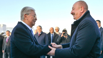 Фотография к новости: Әзербайжан Президенті Ильхам Әлиев Қазақстанға мемлекеттік сапармен келді