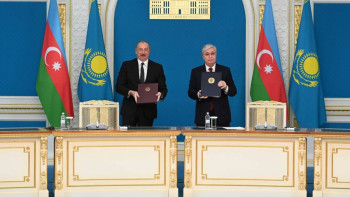 Фотография к новости: Қазақстан мен Әзербайжан $1 млрд жолында: Әлиевтің Астанаға сапары не береді