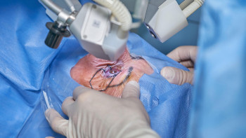 Фотография к новости: Медицинадағы сенсация: Көру қабілетінен айырылғандарға имплант салынып, олар қайта көре бастады