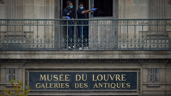 Фотография к новости: Луврды тонау: залал көлемі 88 млн еуроға бағаланды