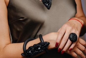 Фотография к новости: Көмірден жасалған эксклюзив әшекейлер: Қарағанды бренді әлемді таңғалдырды