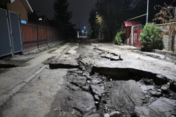 Фотография к новости: Алматыда асфальт опырылды: Компания аккредитациясынан айырылды