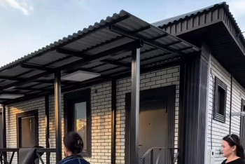 Фотография к новости: Талғардағы қайғылы оқиғадан кейін Шерзат Болаттың отбасы жаңа үйге қоныстанды