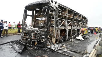 Фотография к новости: Автобус өртеніп, 19 адам қаза тапты