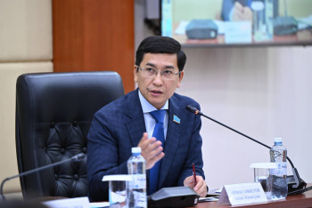 Фотография к новости: Аймағамбетов: Кім, қай жерде, нені қазып жатыр?