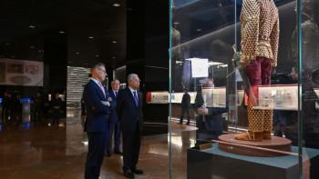 Фотография к новости: Финляндия президенті қазақ халқының тарихымен танысты