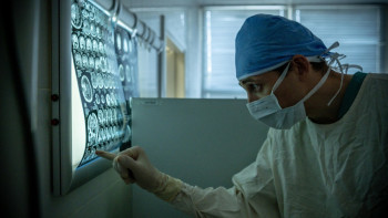 Фотография к новости: "Айлап күтуге мәжбүр". Депутаттар медициналық қызметтердің қолжетімділігіне алаңдады