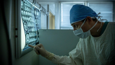 "Айлап күтуге мәжбүр". Депутаттар медициналық қызметтердің қолжетімділігіне алаңдады