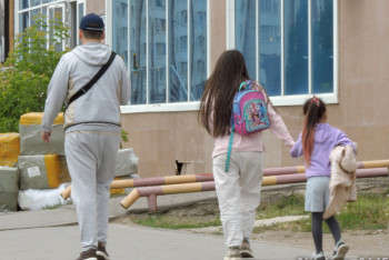 Фотография к новости: Еділ Жаңбыршин: Отбасыда баланың жынысын дұрыс түсіндіру маңызды